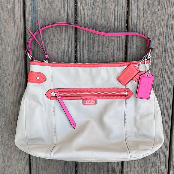 Coach leather shoulder bag in excellent conditions! - Picture 3 of 10